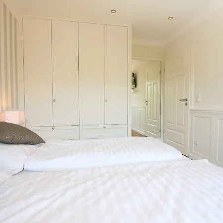 Apartament Blanker Hans 4 *